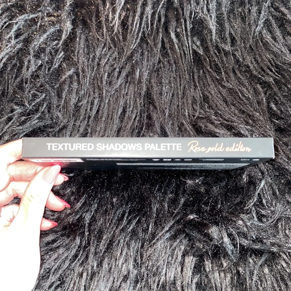 Huda Beauty Original Rose Gold Edition Textures Shadows Palette - Picture 5 of 5